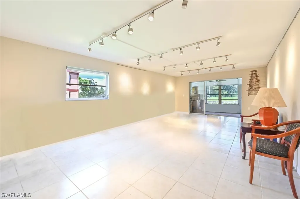 600 Valley Stream Drive Naples FL 34113