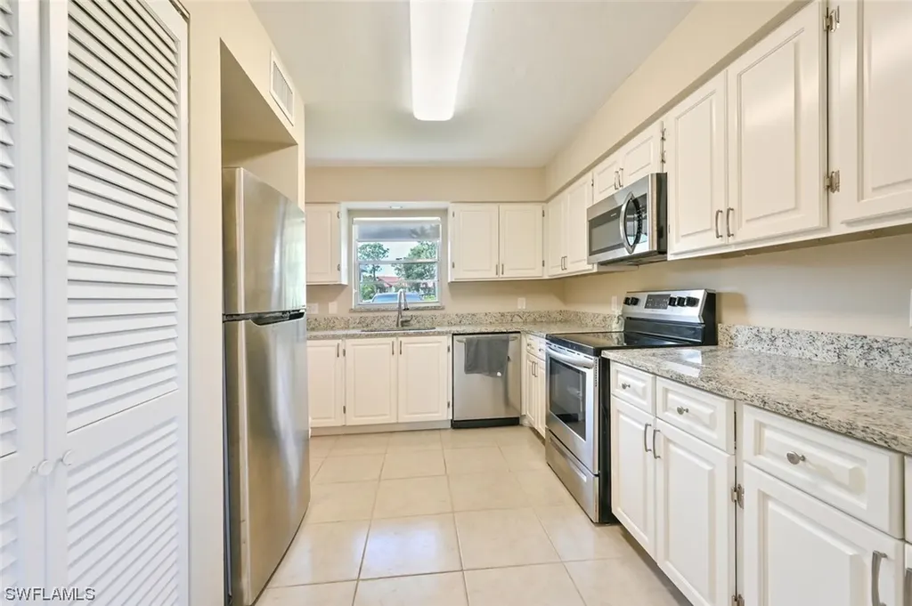600 Valley Stream Drive Naples FL 34113