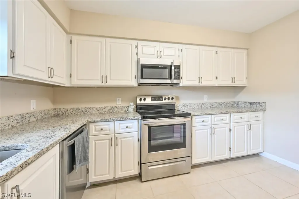 600 Valley Stream Drive Naples FL 34113