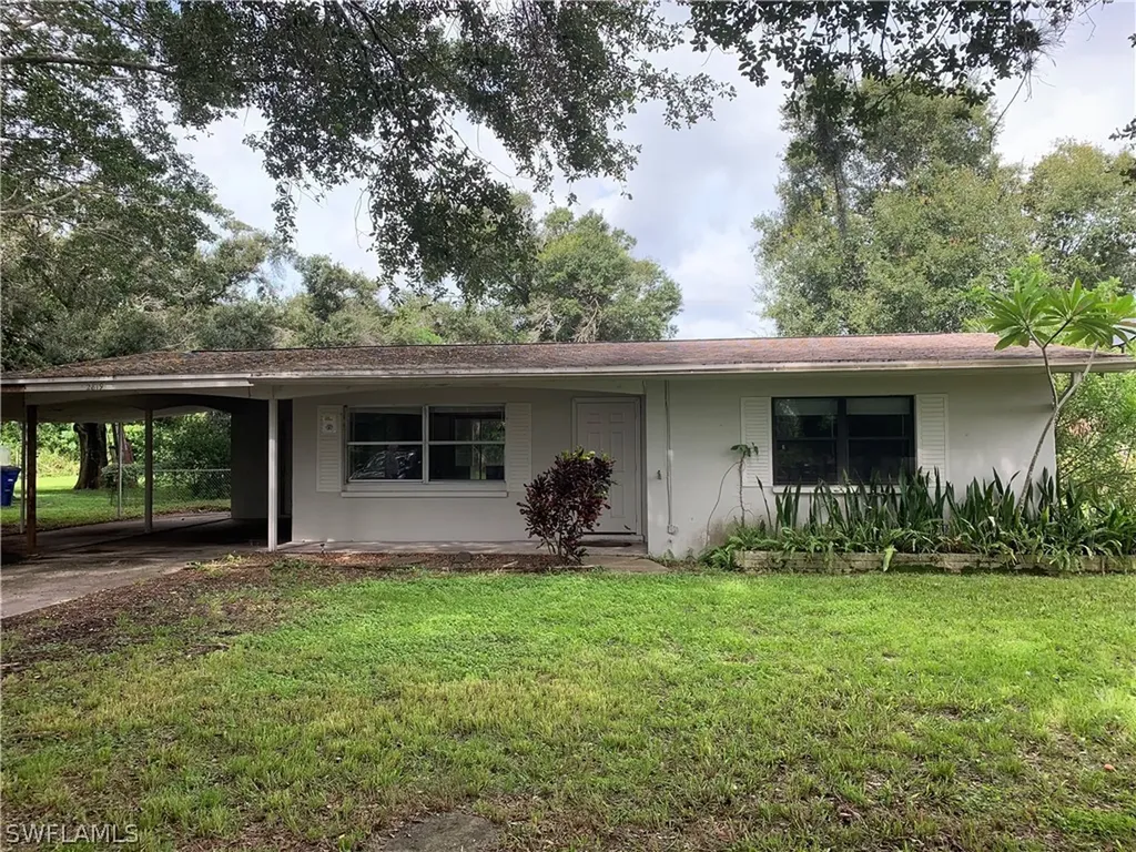 2819 West Road Fort Myers FL 33905