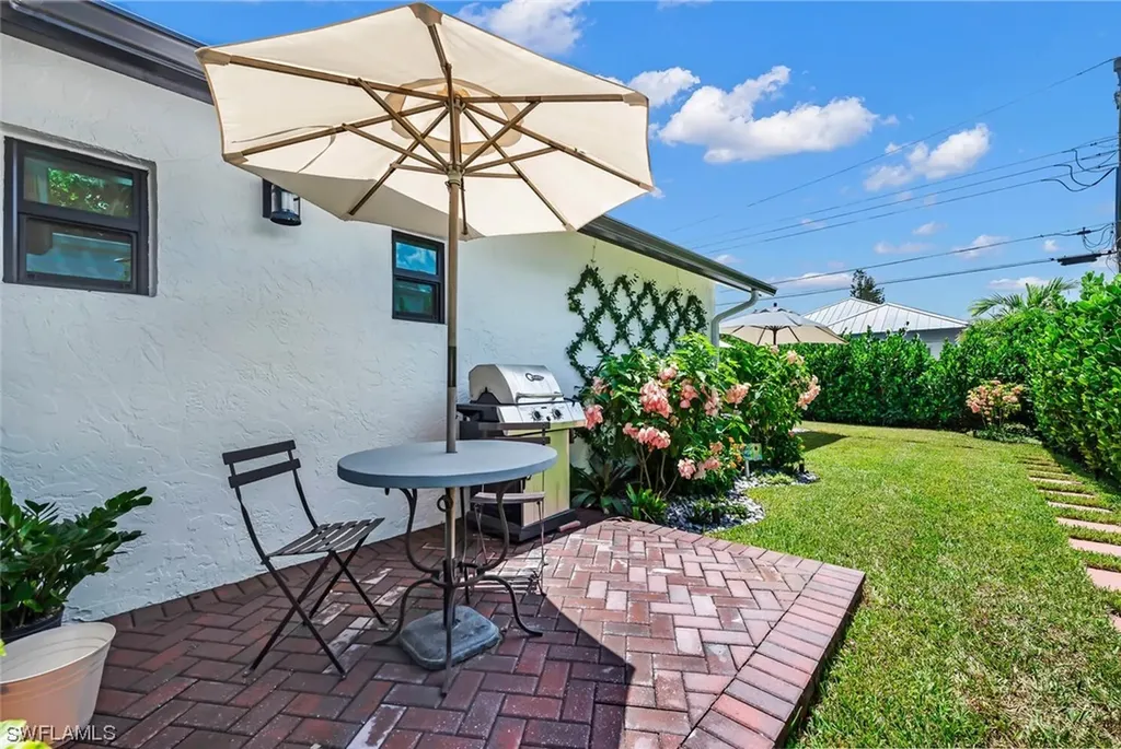 714 103rd Avenue N Naples FL 34108