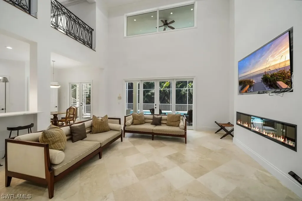428 Rudder Road Naples FL 34102