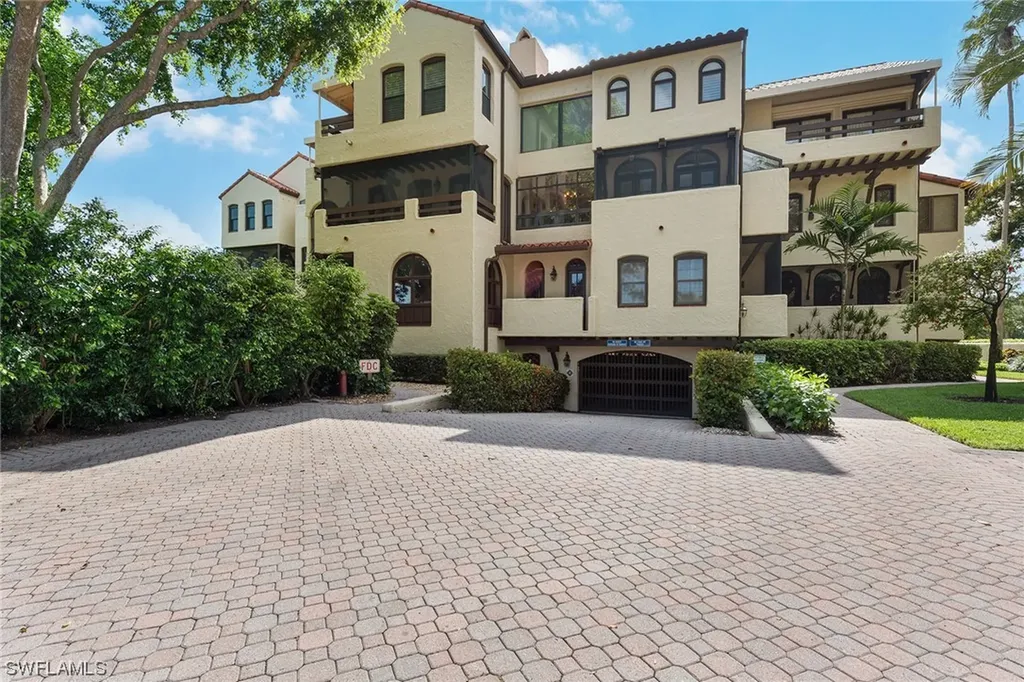 5850 Pelican Bay Boulevard Naples FL 34108
