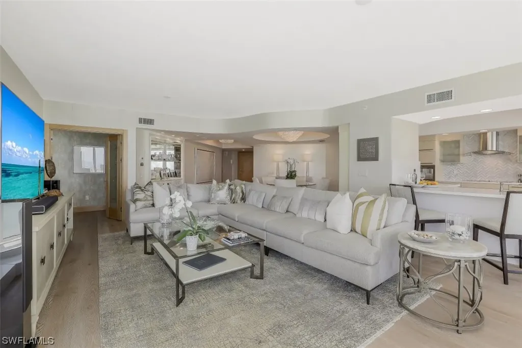 8231 Bay Colony Drive Naples FL 34108
