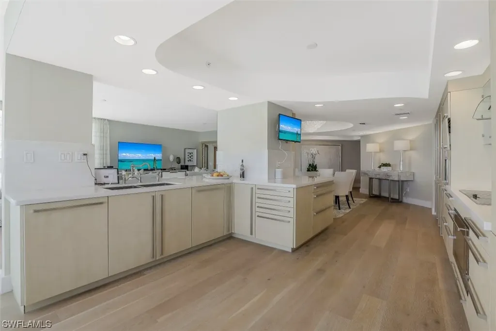 8231 Bay Colony Drive Naples FL 34108