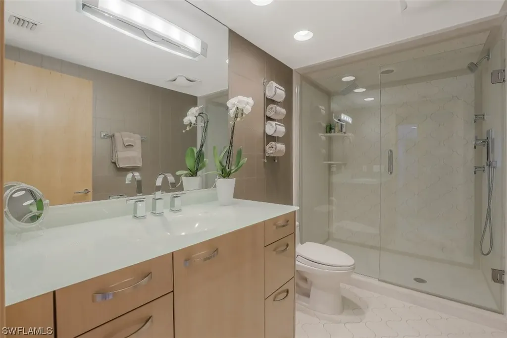 8231 Bay Colony Drive Naples FL 34108