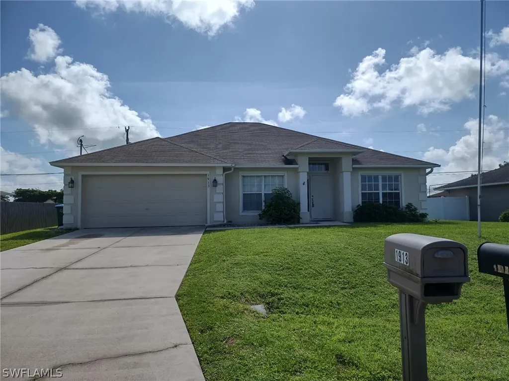 1913 NE 16th Place Cape Coral FL 33909