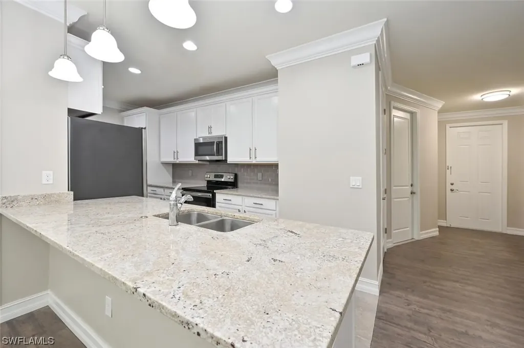 7927 Bristol Circle Naples FL 34120