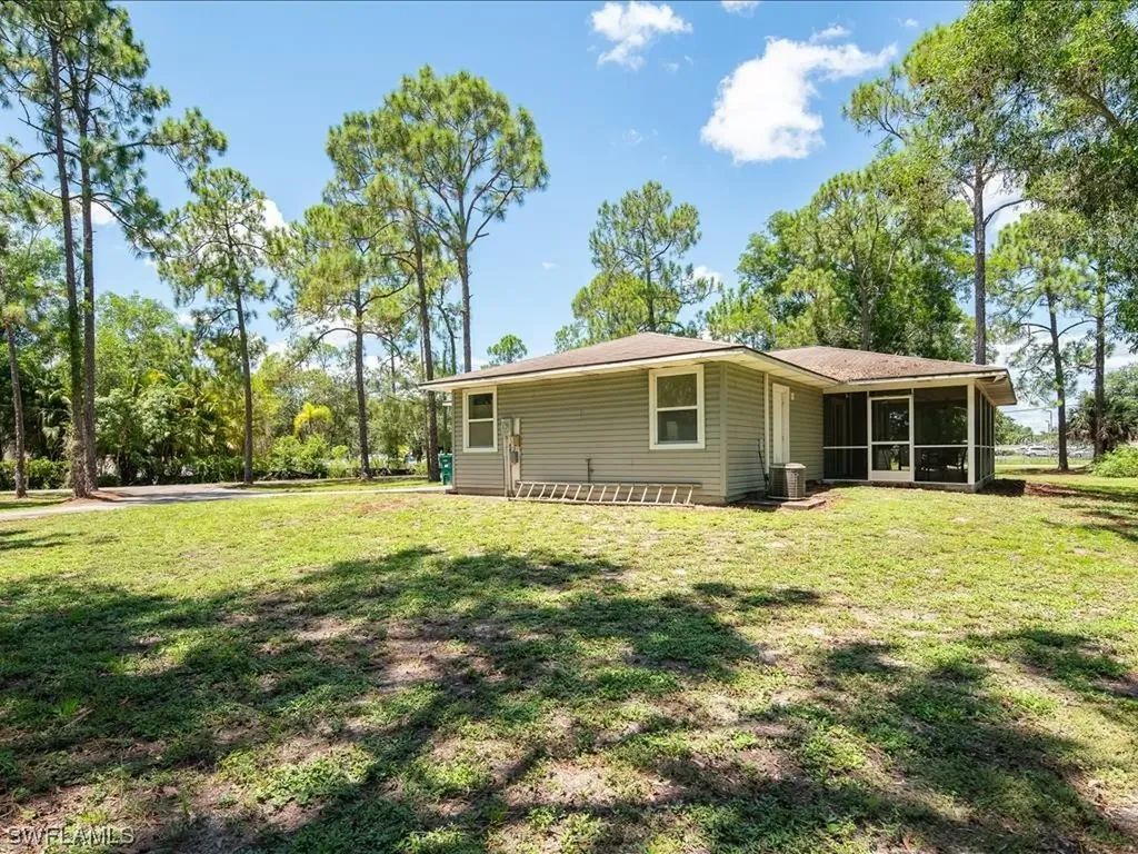 5880 Autumn Oaks Lane Naples FL 34119