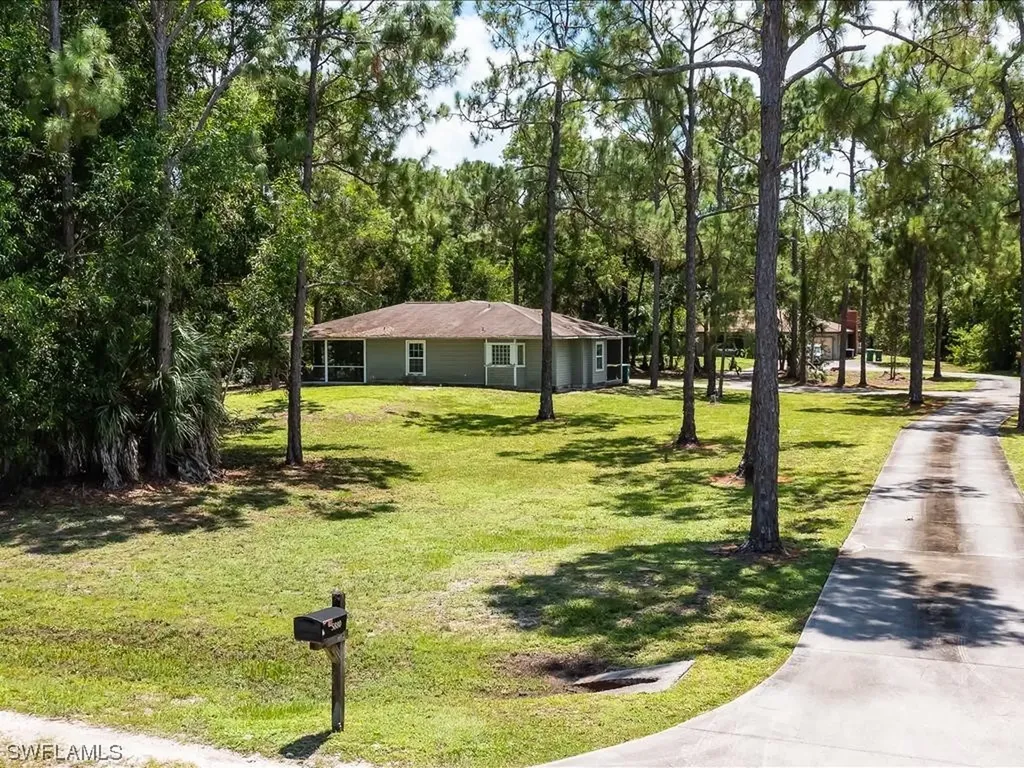 5880 Autumn Oaks Lane Naples FL 34119