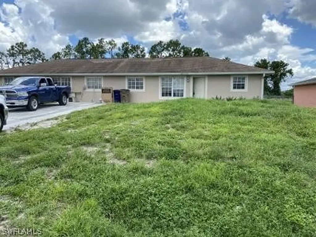 4501/4503 14th Street SW Lehigh Acres FL 33973