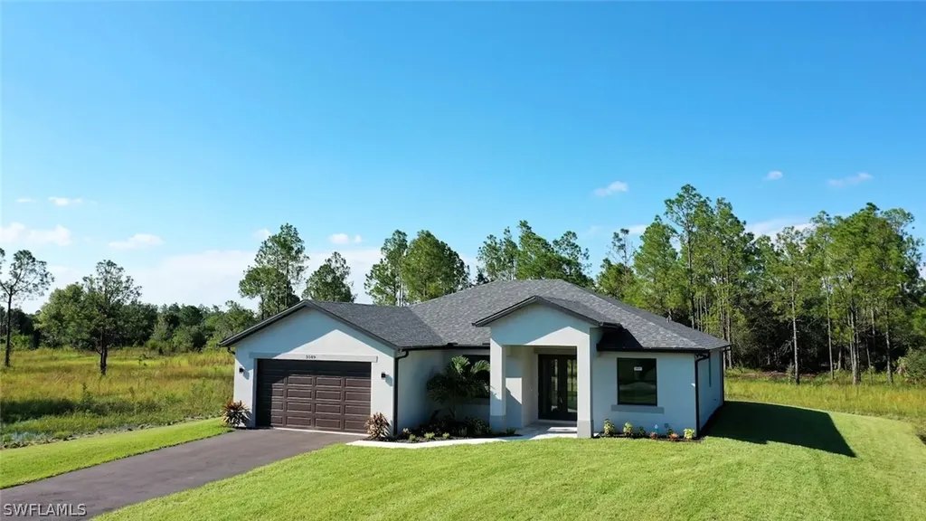 942 16th Street NE Naples FL 34120