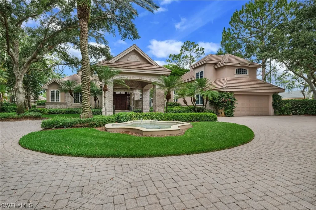 336 Edgemere Way E Naples FL 34105