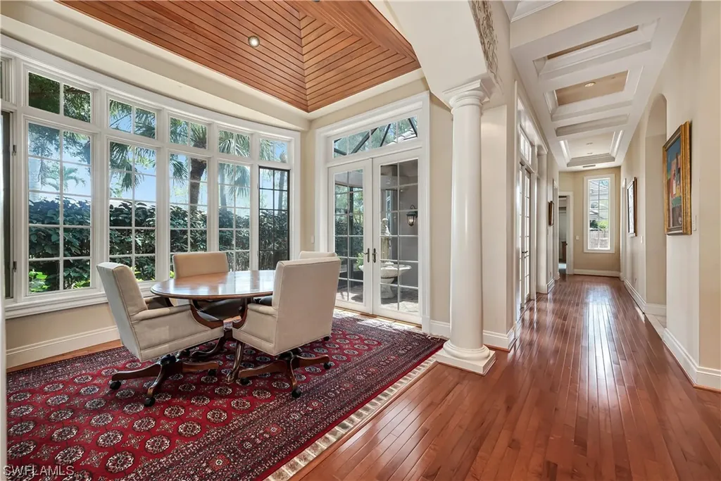 336 Edgemere Way E Naples FL 34105