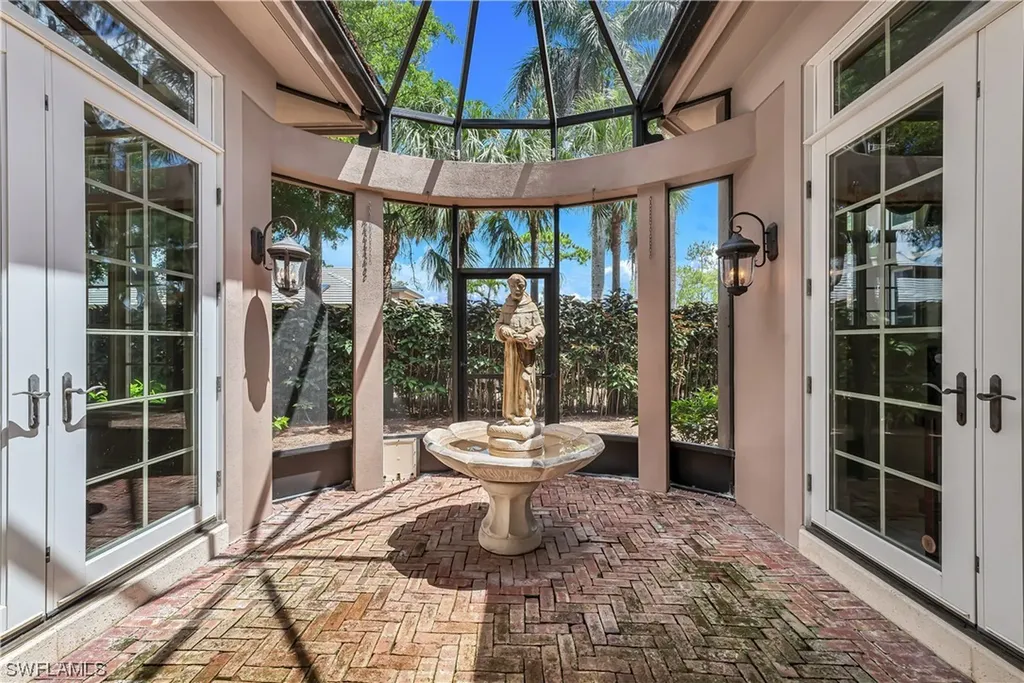 336 Edgemere Way E Naples FL 34105