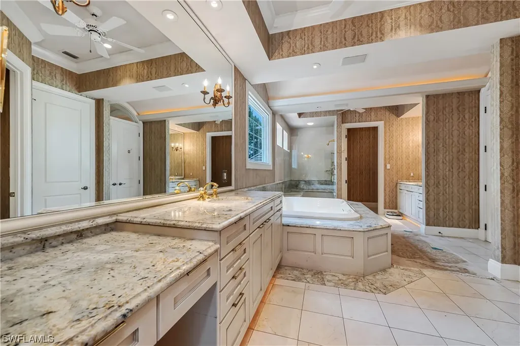 336 Edgemere Way E Naples FL 34105