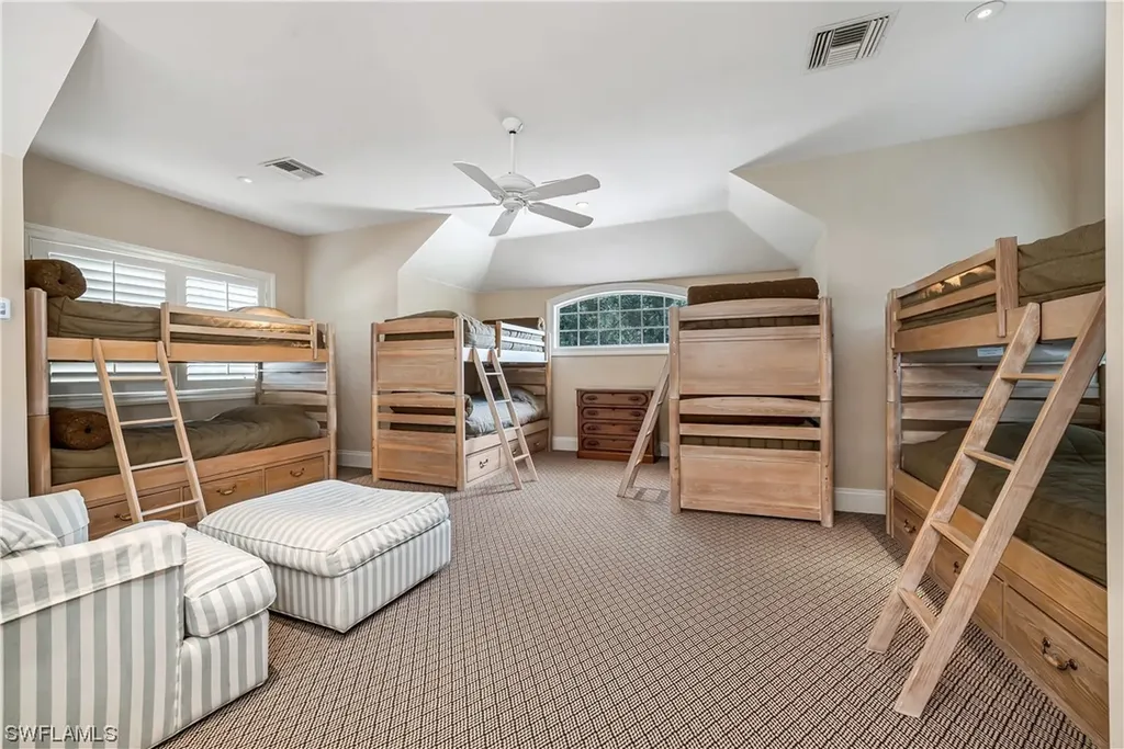 336 Edgemere Way E Naples FL 34105