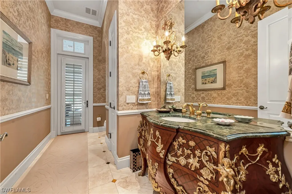 336 Edgemere Way E Naples FL 34105