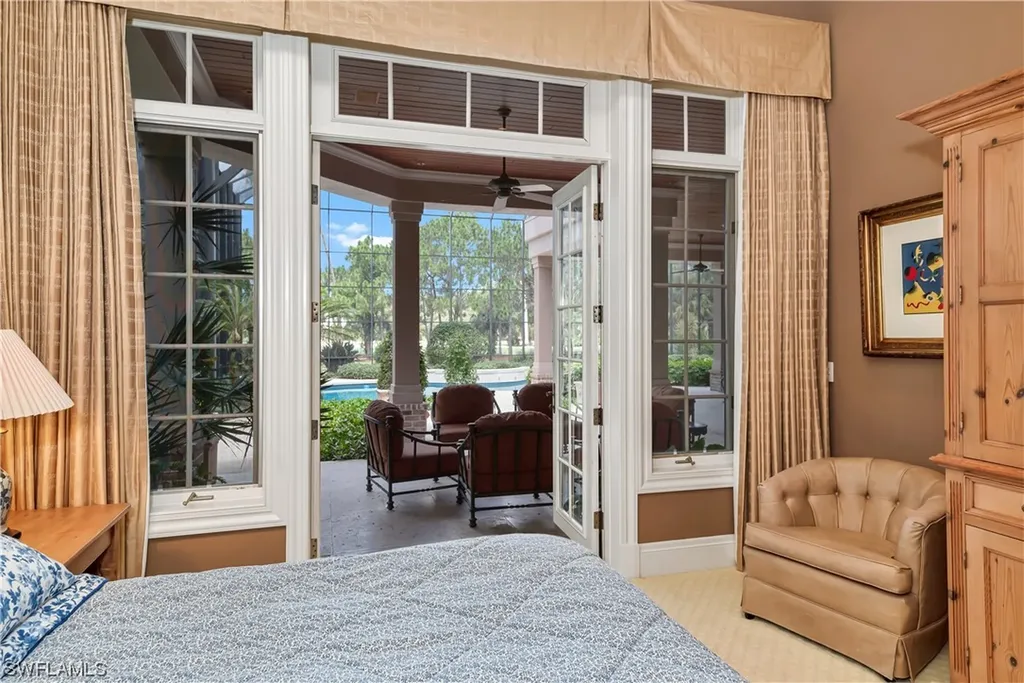 336 Edgemere Way E Naples FL 34105