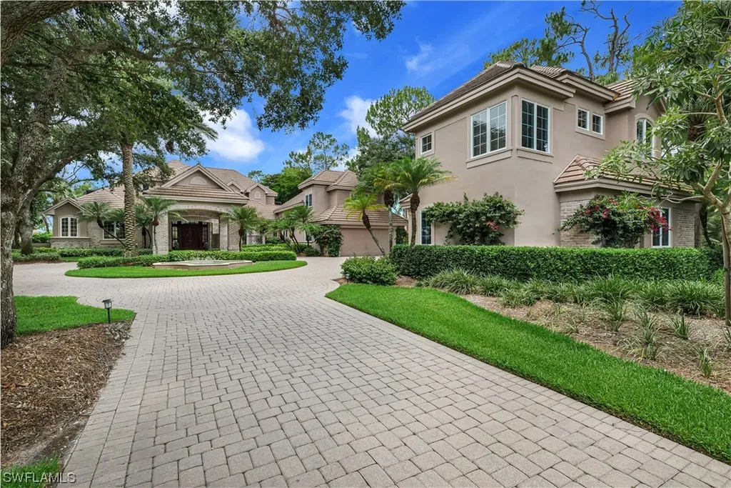 336 Edgemere Way E Naples FL 34105
