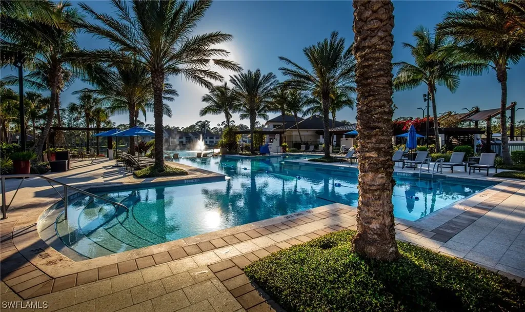 336 Edgemere Way E Naples FL 34105