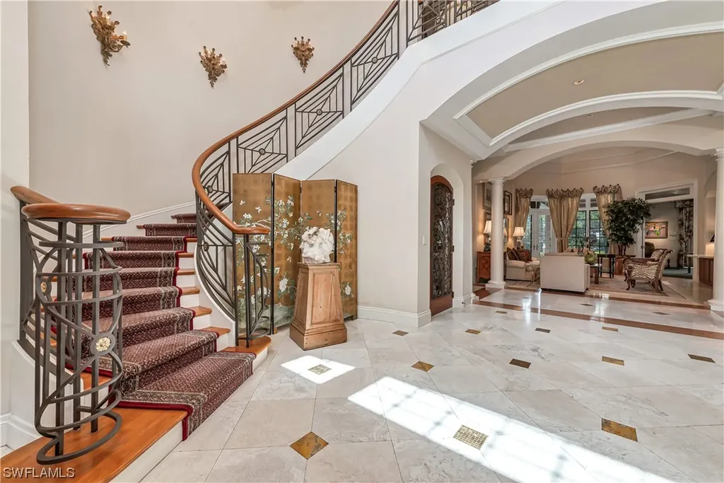 336 Edgemere Way E Naples FL 34105