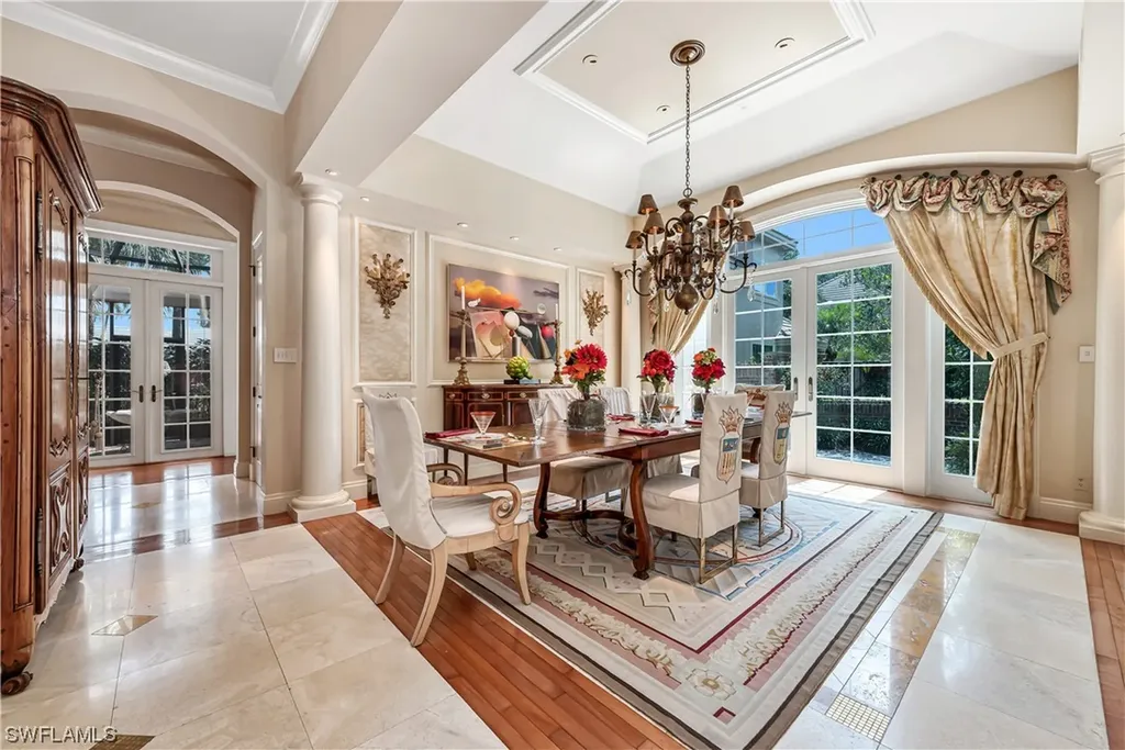 336 Edgemere Way E Naples FL 34105