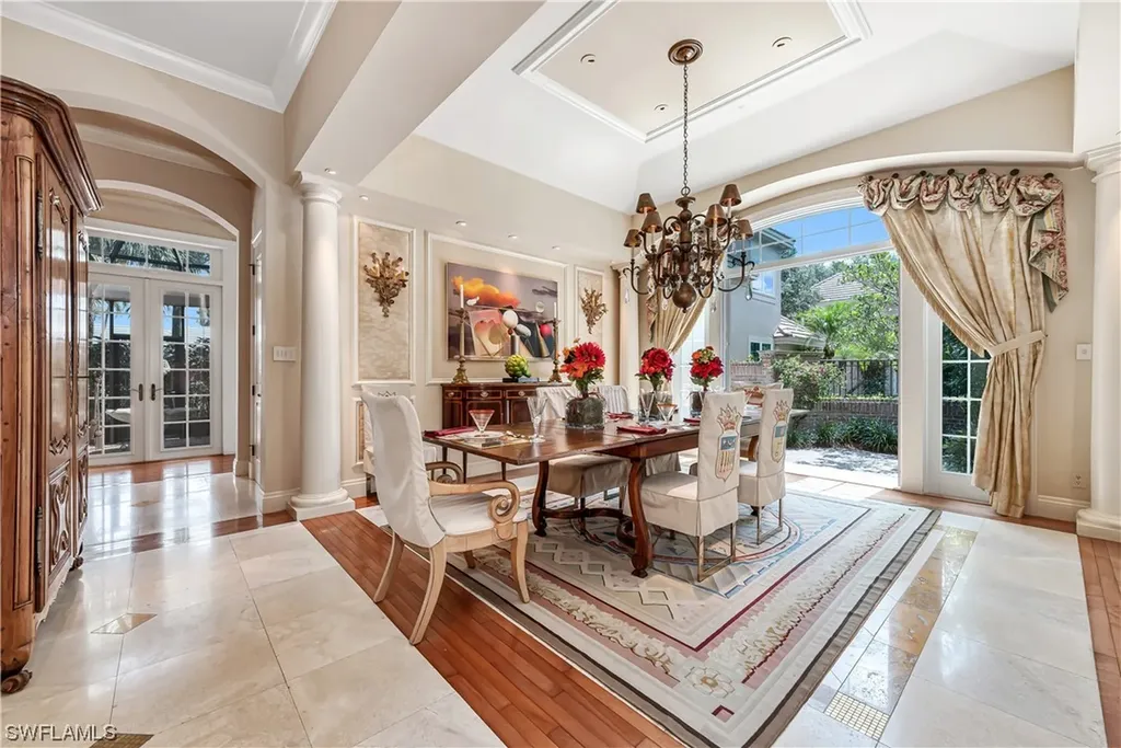 336 Edgemere Way E Naples FL 34105