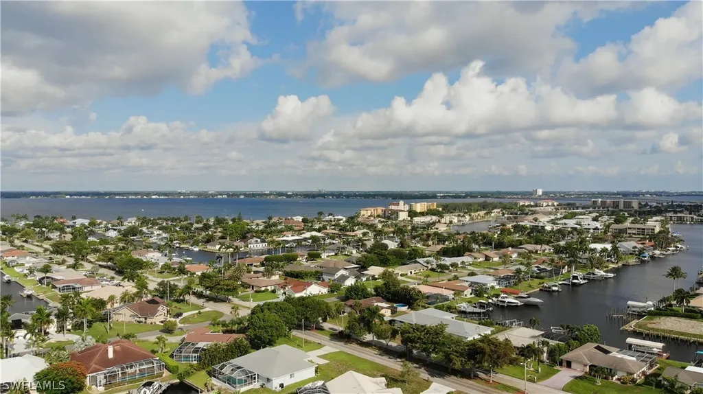 3720 SE 18th Avenue Cape Coral FL 33904