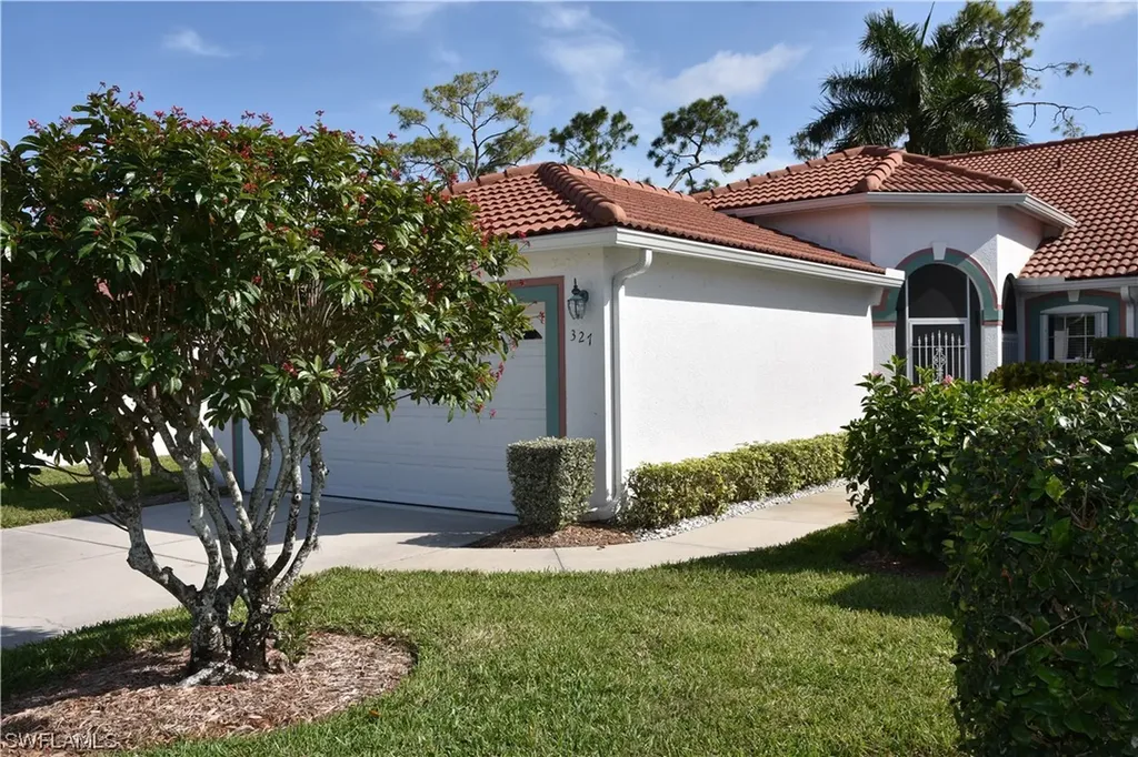 327 Melrose Place Naples FL 34104