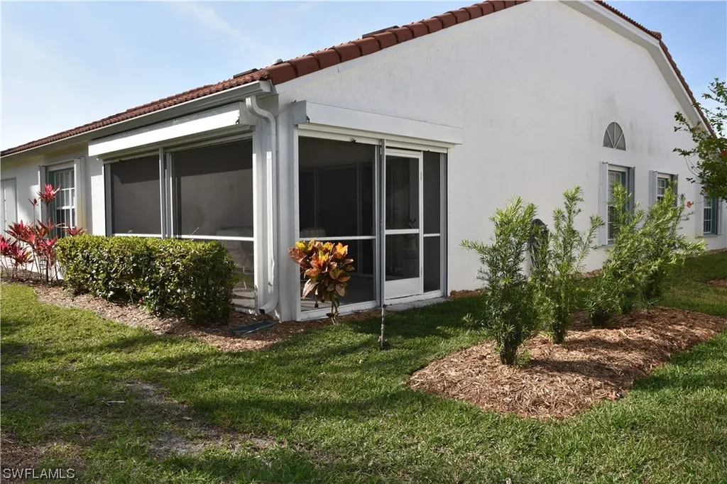 327 Melrose Place Naples FL 34104