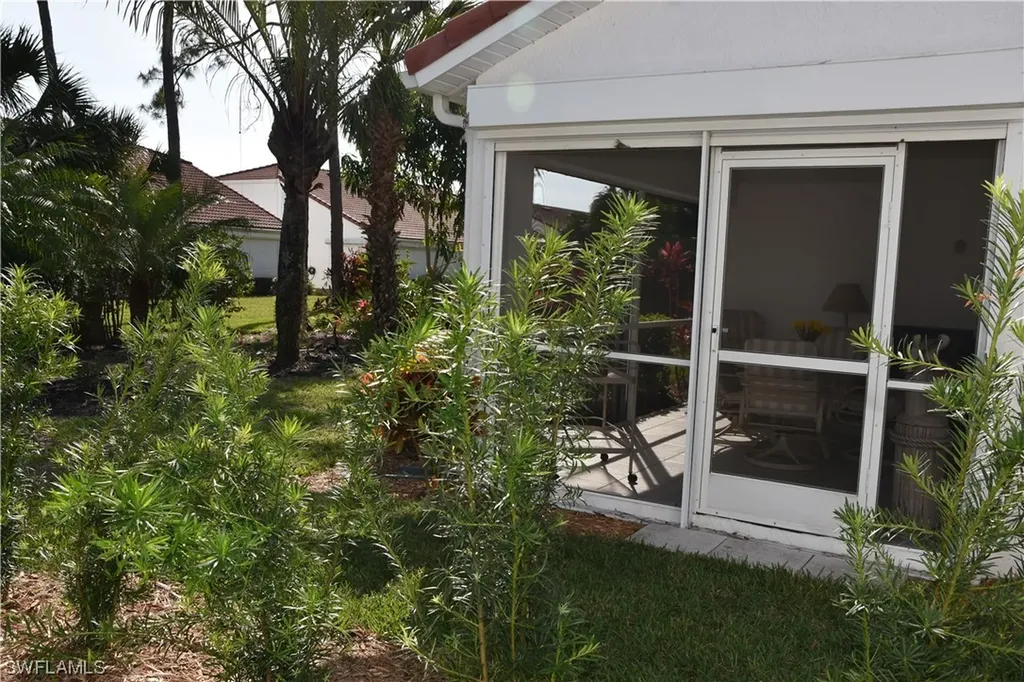 327 Melrose Place Naples FL 34104