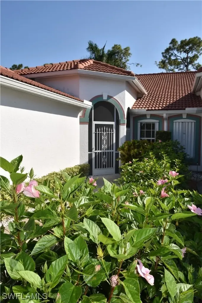 327 Melrose Place Naples FL 34104
