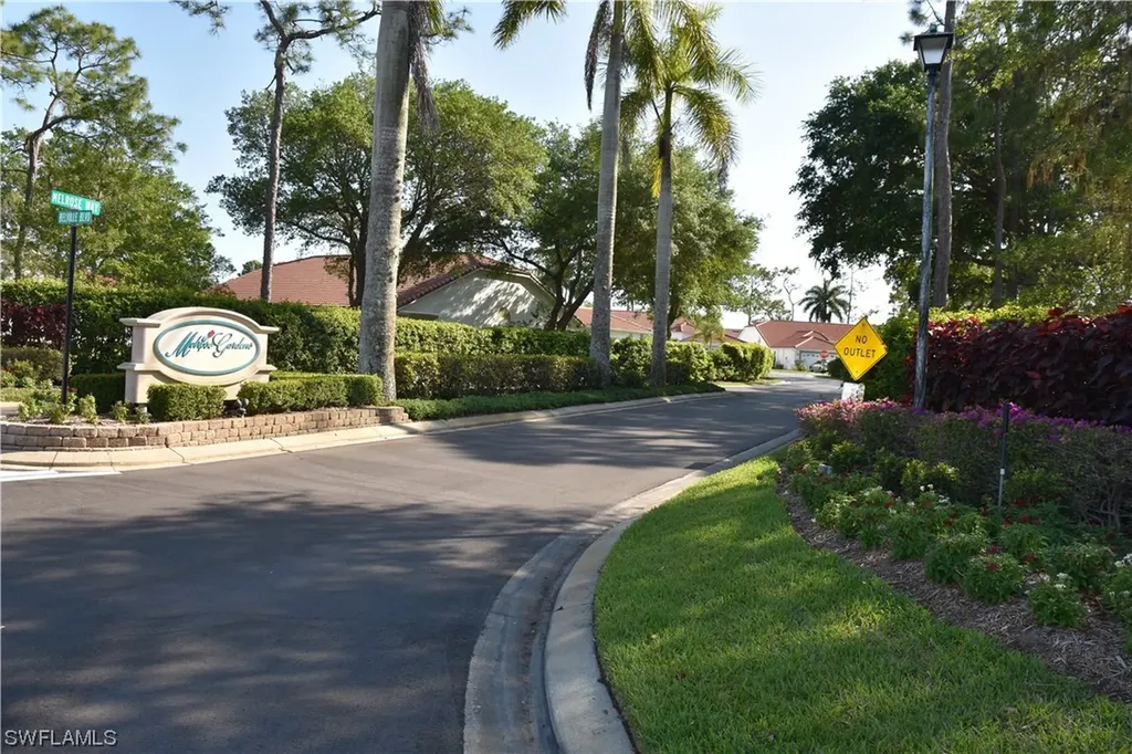 327 Melrose Place Naples FL 34104