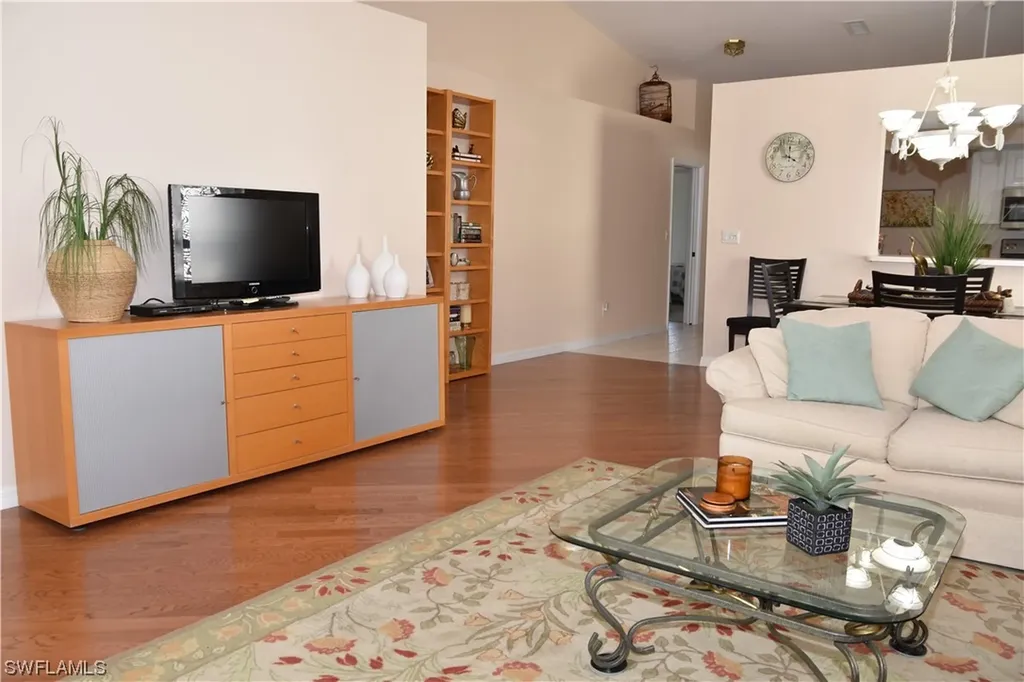 327 Melrose Place Naples FL 34104