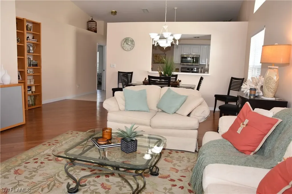 327 Melrose Place Naples FL 34104