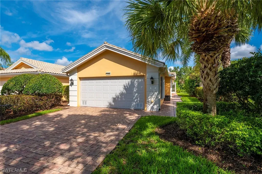 15362 Queen Angel Way Bonita Springs FL 34135
