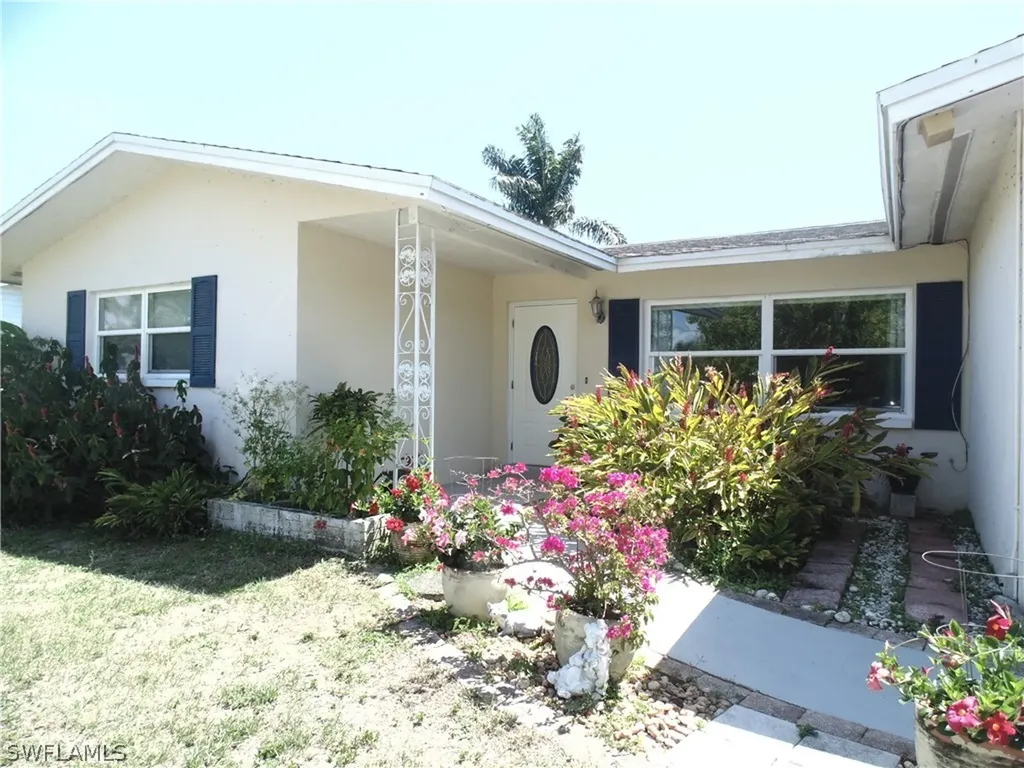 800 Entrada Drive N Fort Myers FL 33919