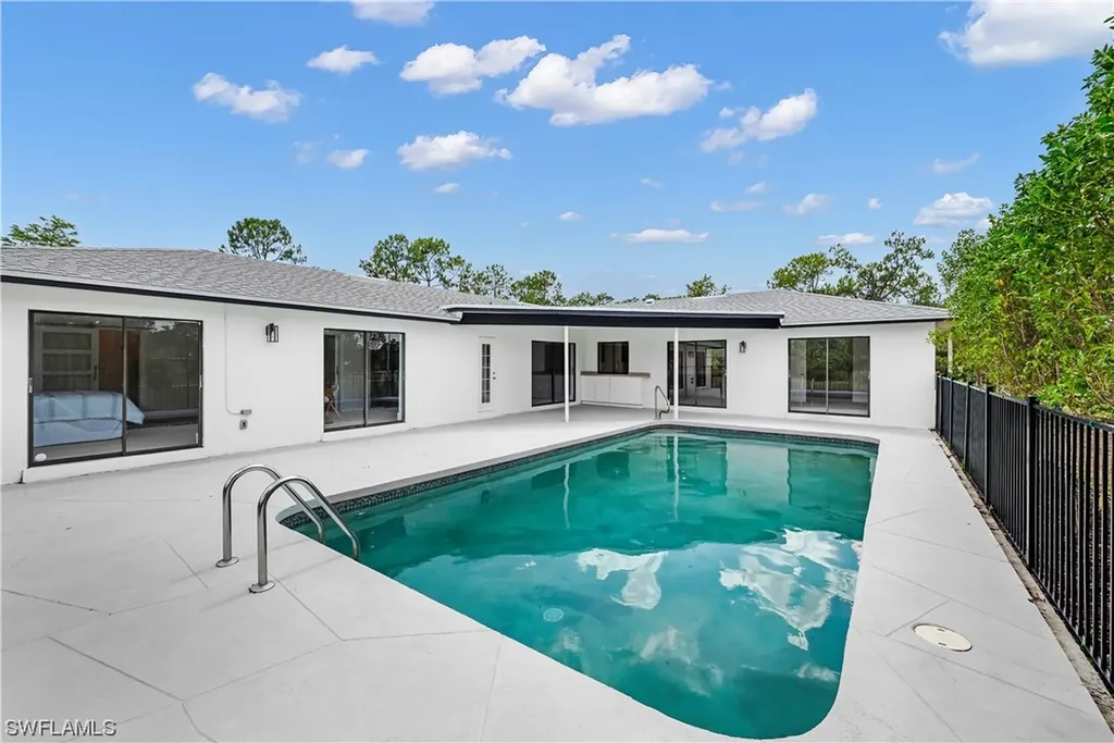 290 23rd Street SW Naples FL 34117