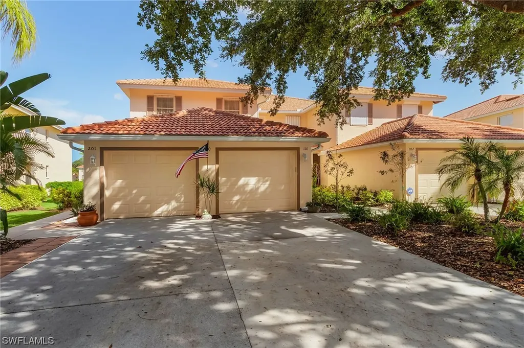 300 Robin Hood Circle SE Naples FL 34104