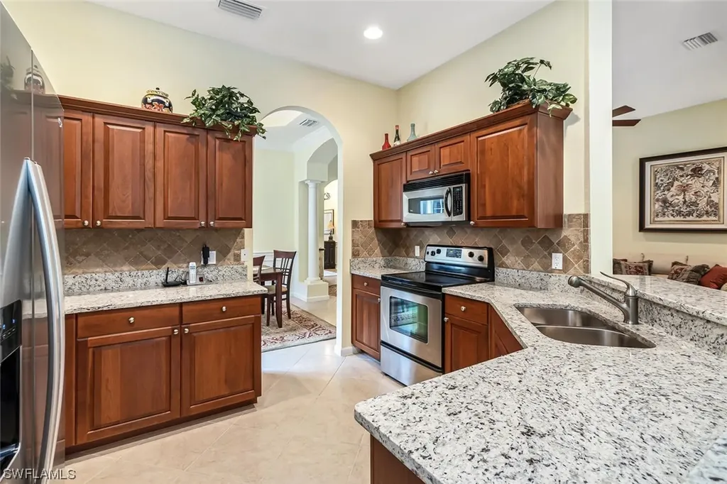 15904 Delaplata Lane Naples FL 34110