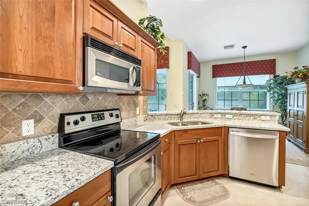 15904 Delaplata Lane Naples FL 34110