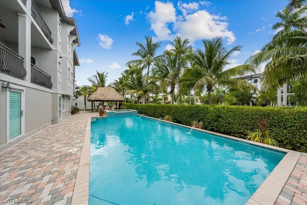 863 9th Avenue S Naples FL 34102