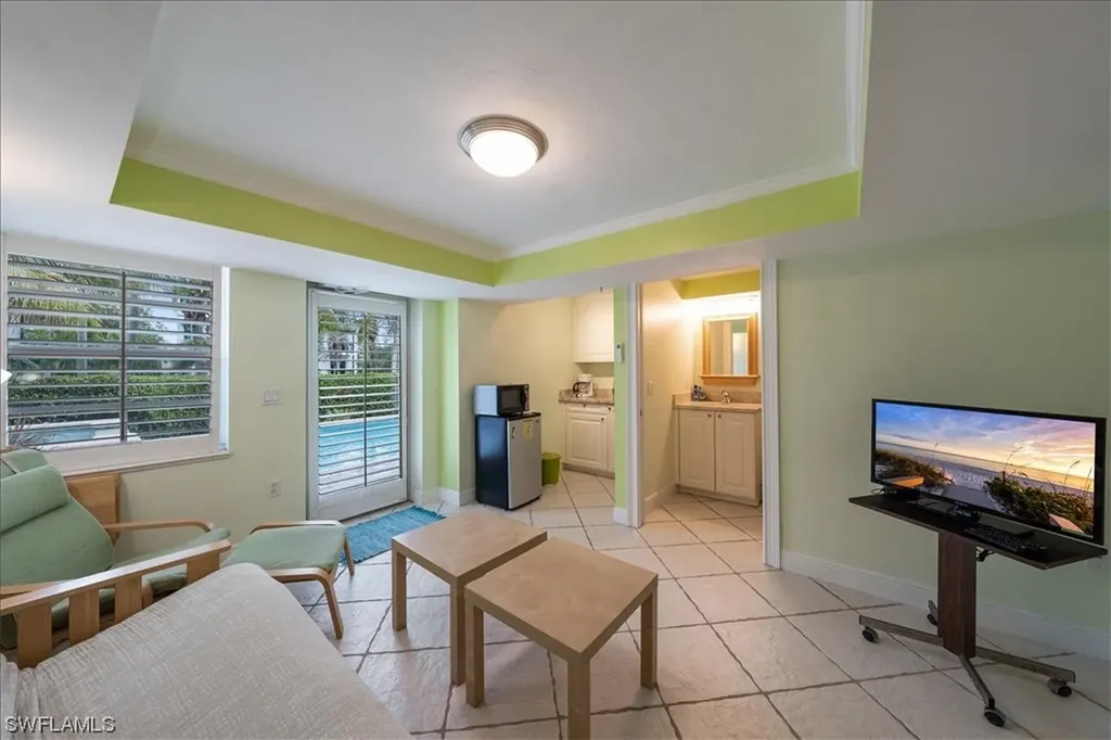 863 9th Avenue S Naples FL 34102