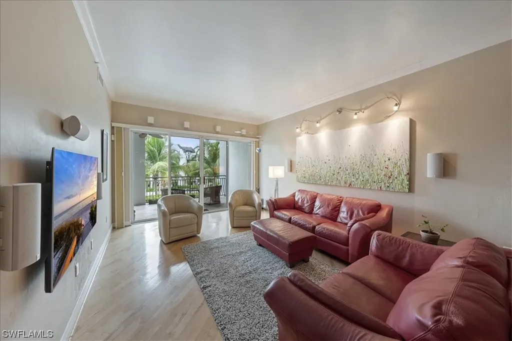 863 9th Avenue S Naples FL 34102