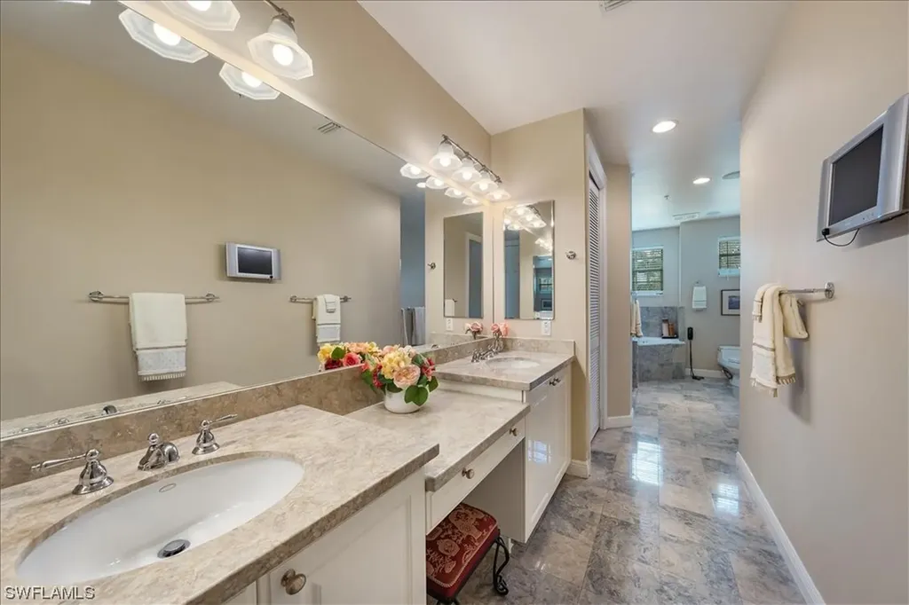863 9th Avenue S Naples FL 34102
