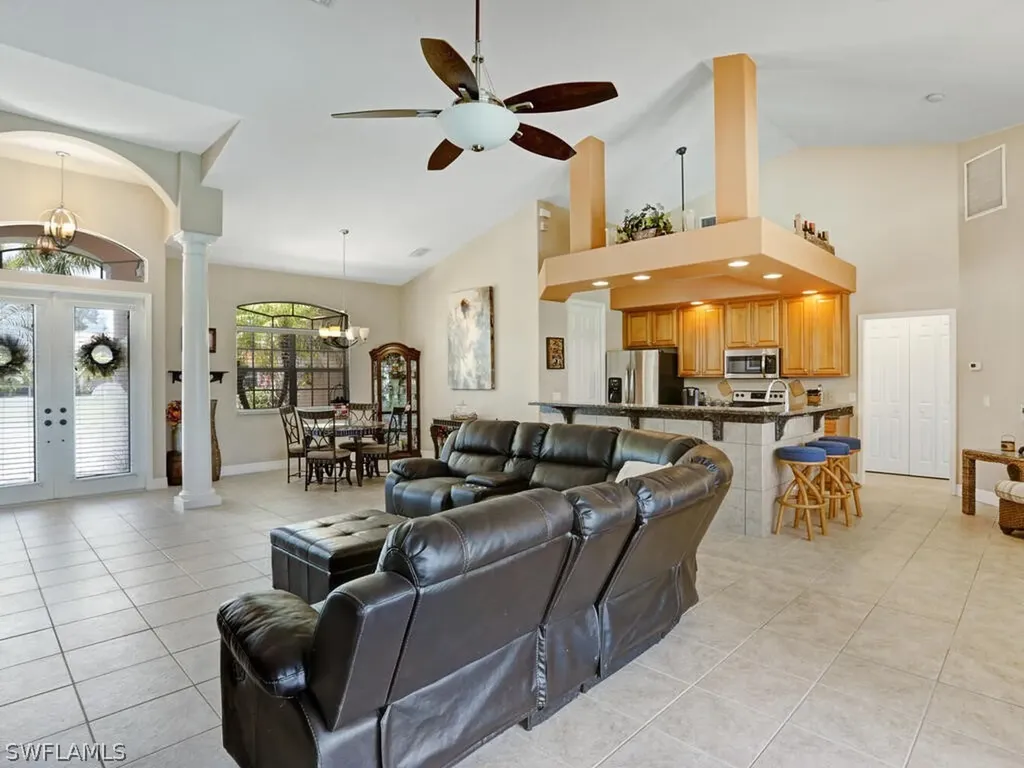 3801 SW 2nd Street Cape Coral FL 33991