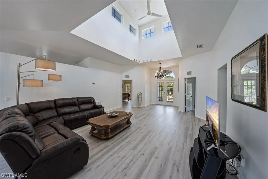 620 12th Avenue NE Naples FL 34120