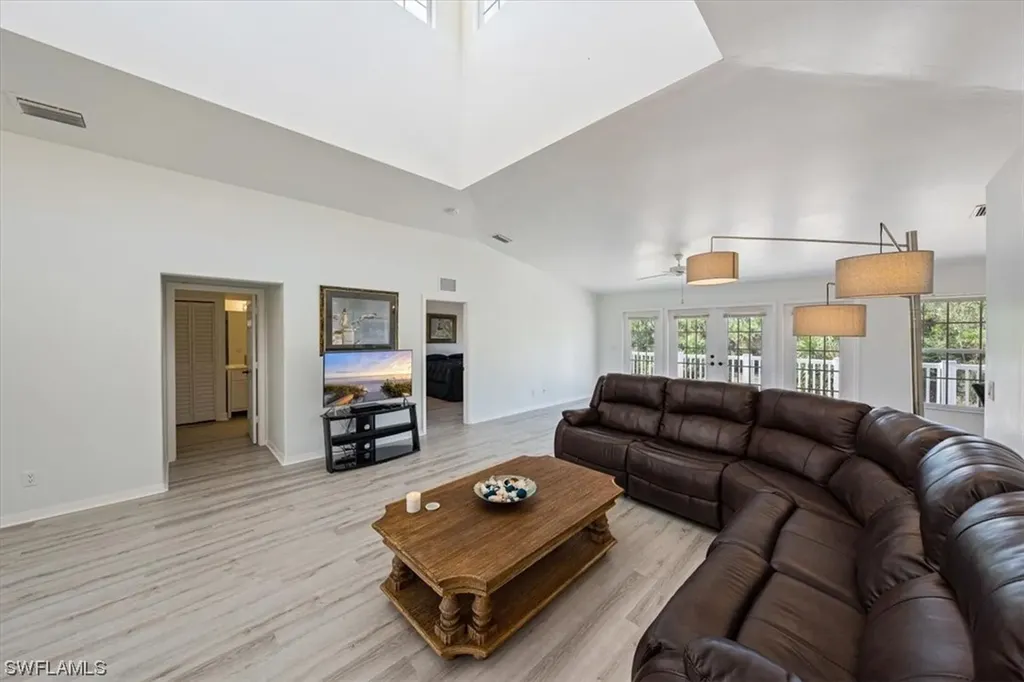 620 12th Avenue NE Naples FL 34120