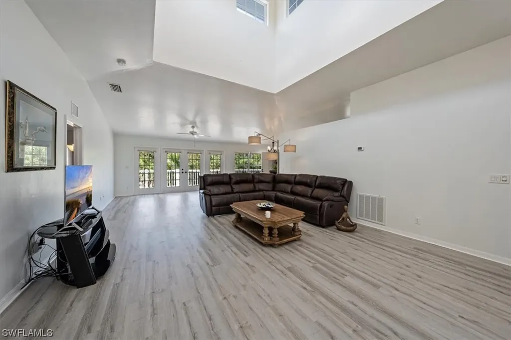 620 12th Avenue NE Naples FL 34120